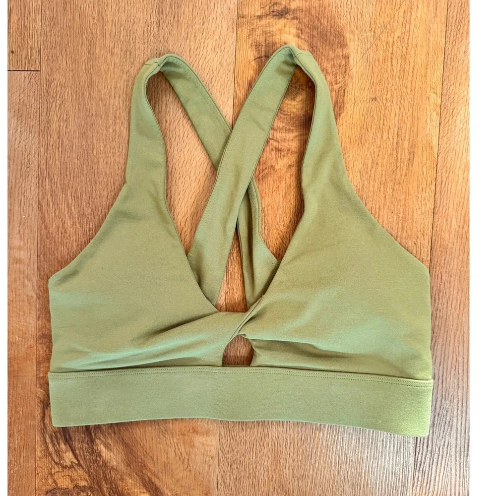 Fabletics Oasis Twist Front Sports Bra Sage Green Crisscross Back Medium - Picture 4 of 7